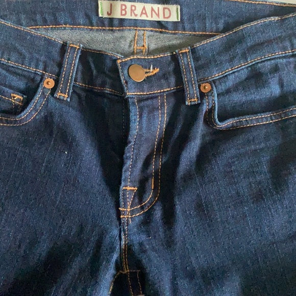 JBrand denim Capri with raw edge at hem - Picture 4 of 9
